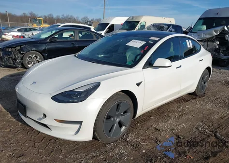 2021 Tesla Model 3 Long Range Dual Motor All-Wheel Drive z USA, uszkodzony, nr VIN 5YJ3E1EB4MF046856